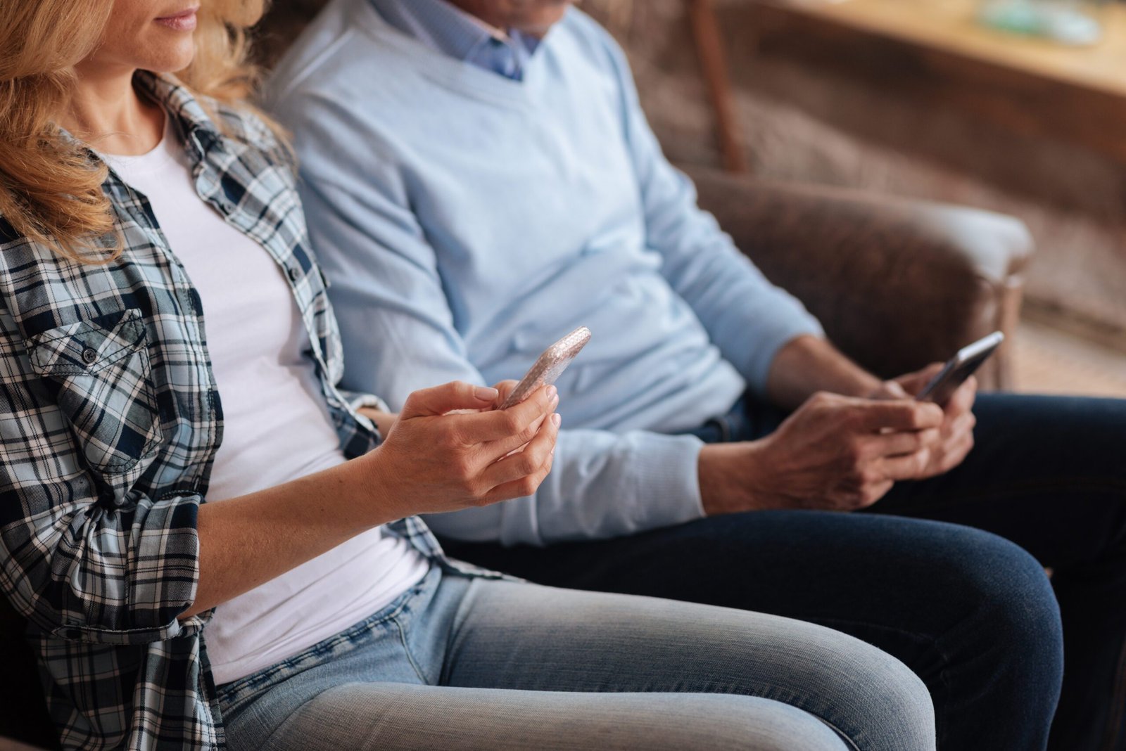 Comparison chart of AI fertility app features including cycle tracking and PCOS nutrition