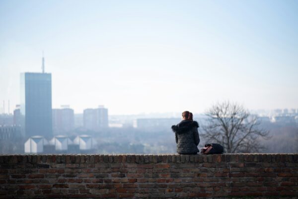 How to Meditate in a Noisy City — Without Waiting for It to Go Quiet